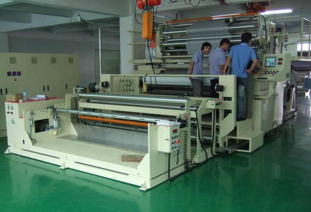 復(fù)合機(jī)機(jī)身輕便，不占用多余的空間