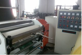 鞋材復(fù)合機(jī)使用什么膠貼合好？